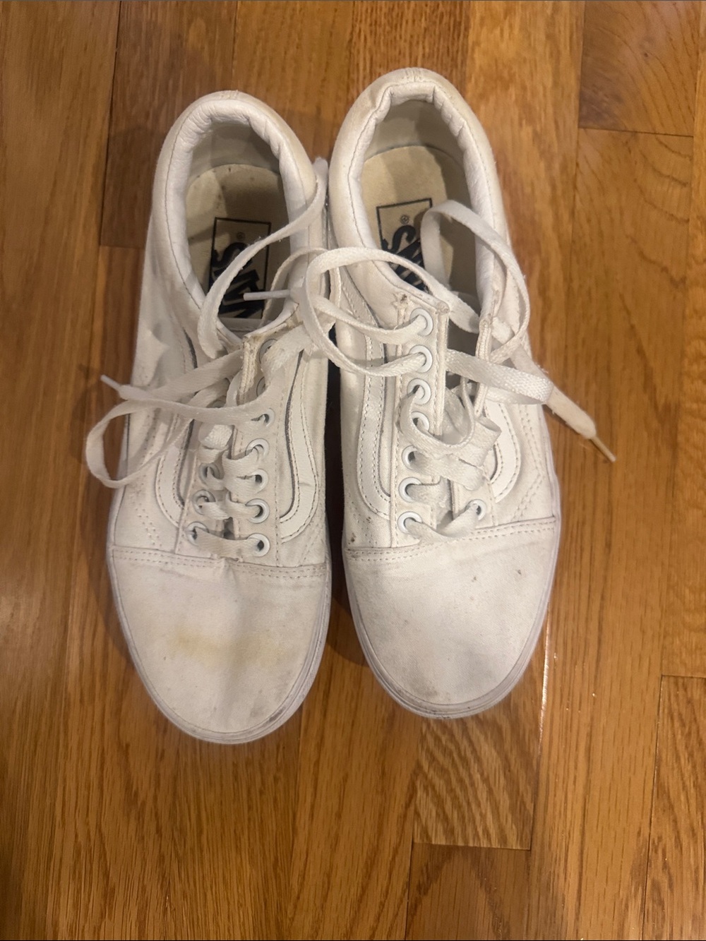 Vans White Low-Top Canvas Sneakers - Classic Lace-Up